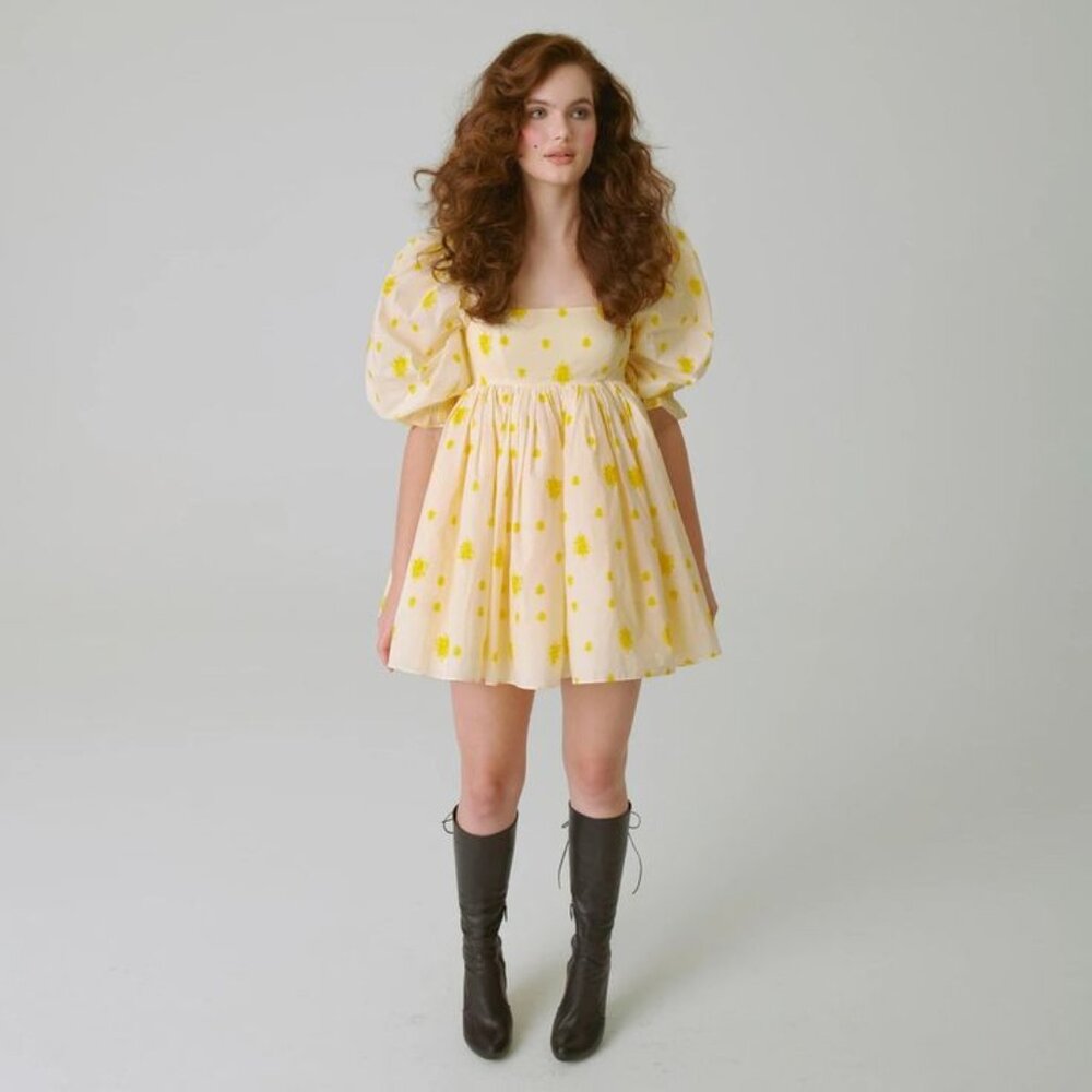 EUC 3X Selkie Light Yellow Cotton Cottage Puff Dress in Coat of Arms